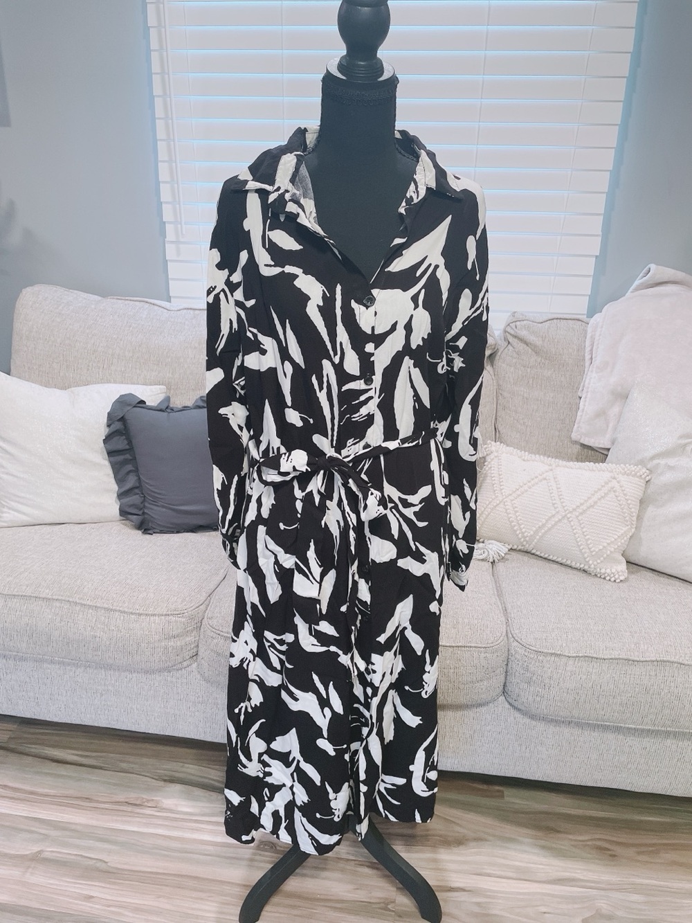 Shein Black and White Floral Dress Size 2XL